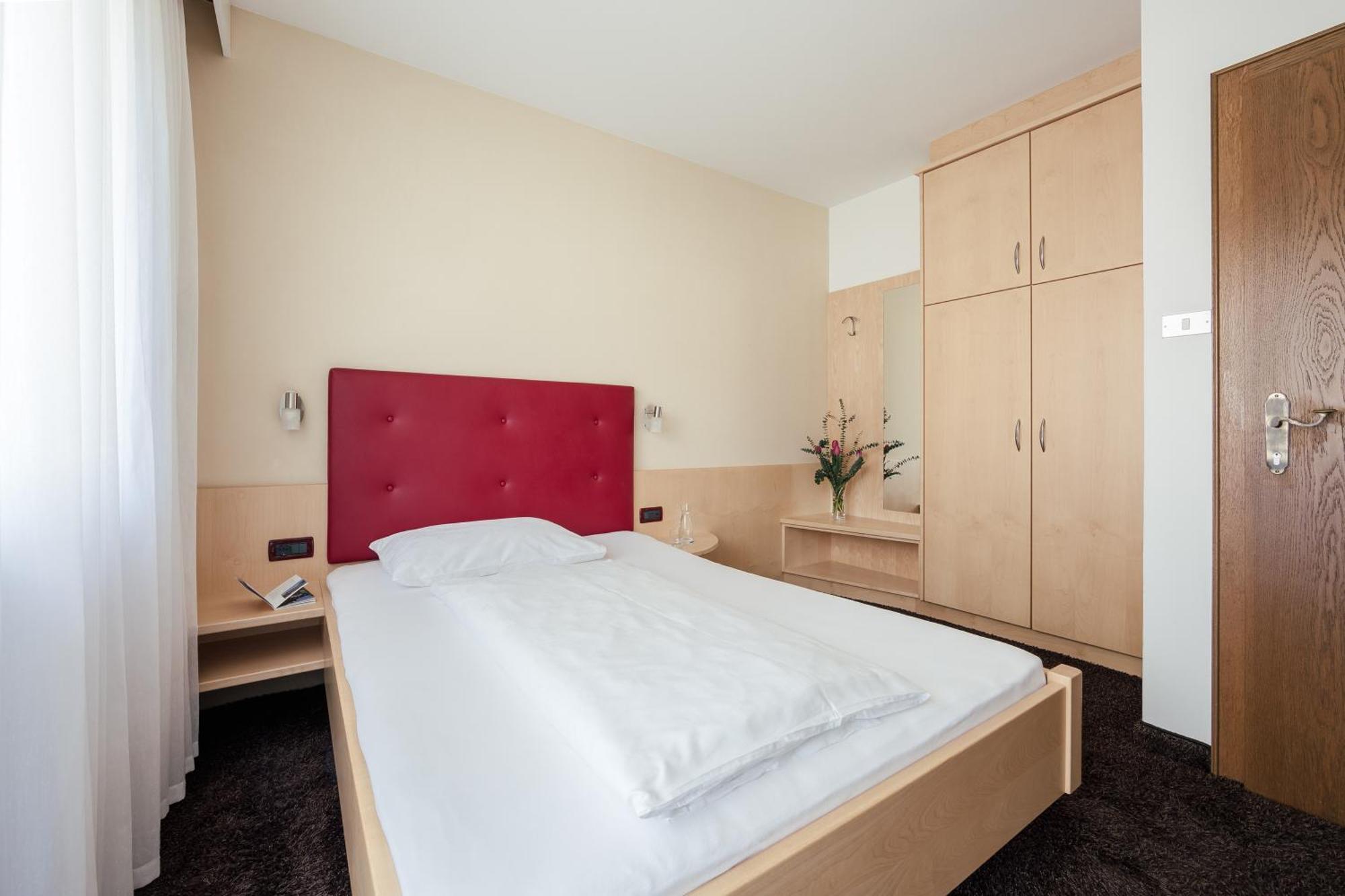 Hotel Garni Sirmian Merano Exteriör bild