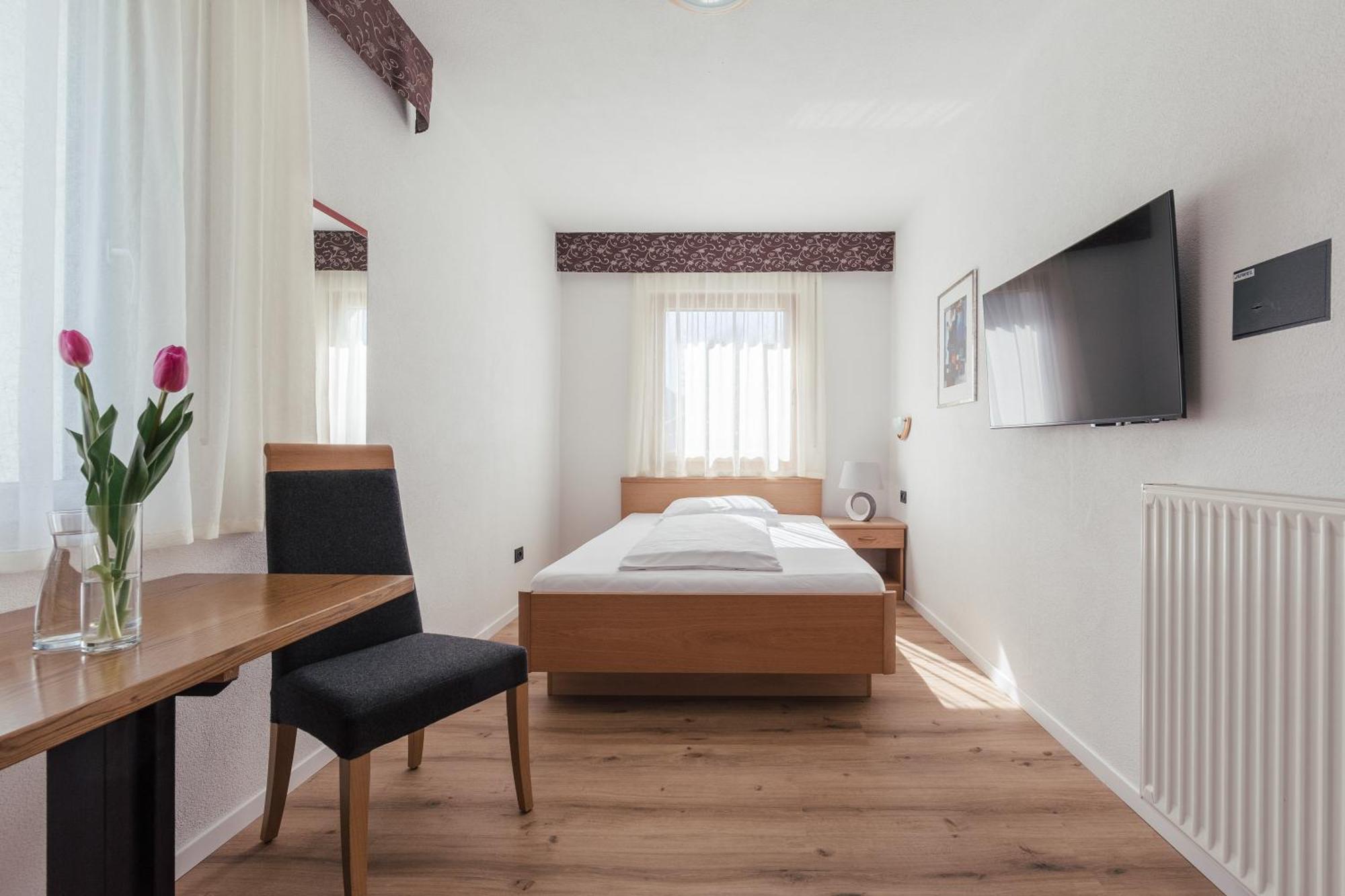 Hotel Garni Sirmian Merano Exteriör bild